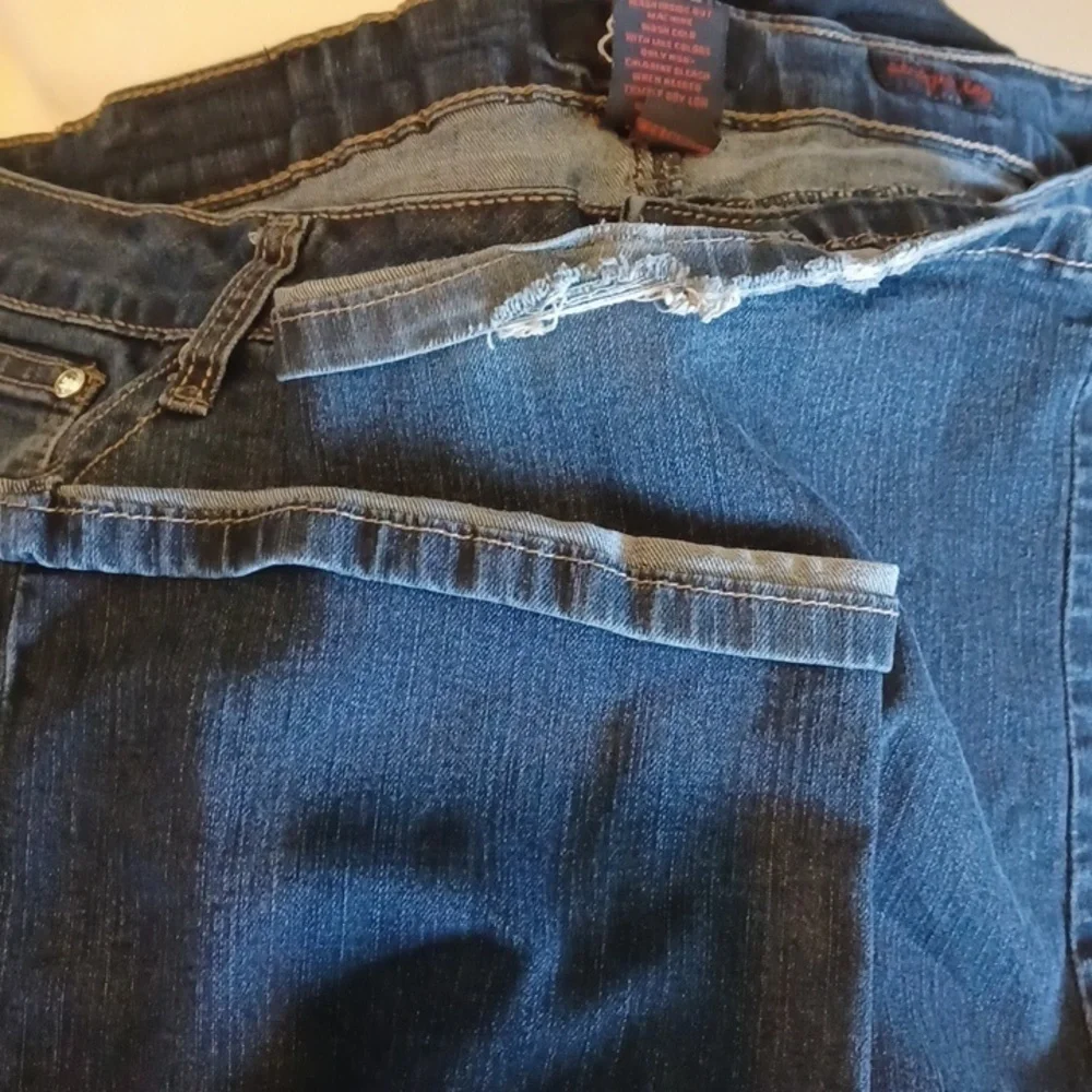 Earl Jeans questions leave